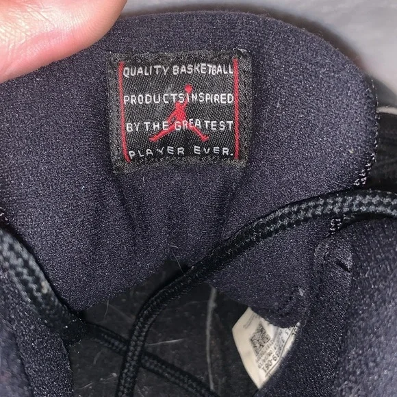 Jordan Retro 11 Bred Hightops - Picture 5 of 7